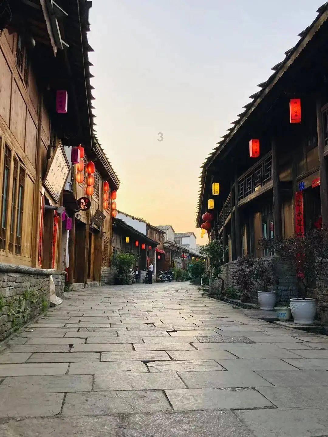 绿色打底让凉山美不胜收